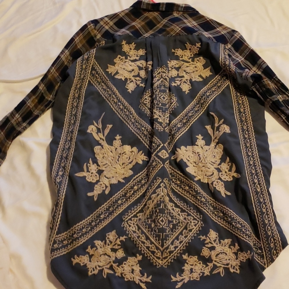 Long sleeve plaid shirt